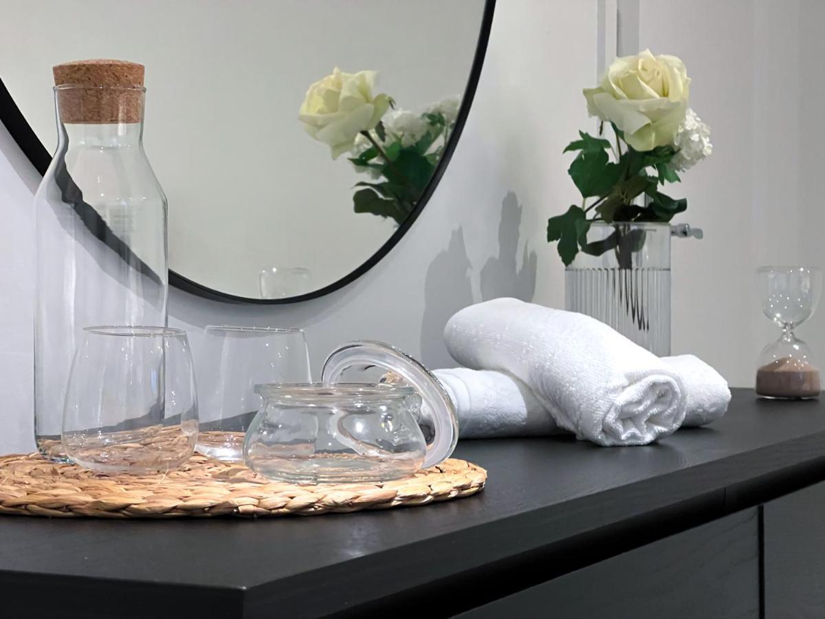 Stylish 3 Bed Flat With Garden Lägenhet London Exteriör bild